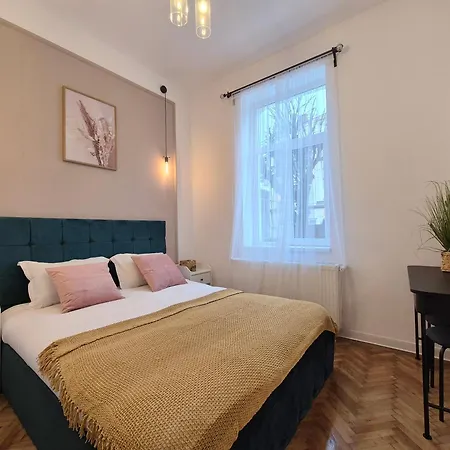 ゲストハウス Central Inn Brasov *