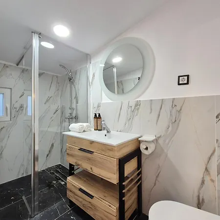 Central Inn Brasov ゲストハウス