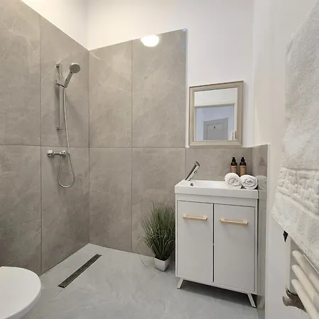 ゲストハウス Central Inn Brasov ブラショフ