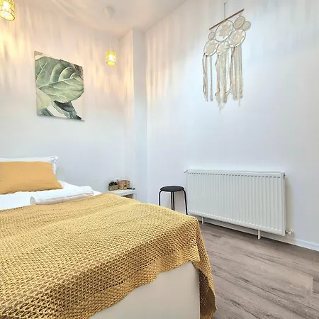 Central Inn Brasov ゲストハウス *
