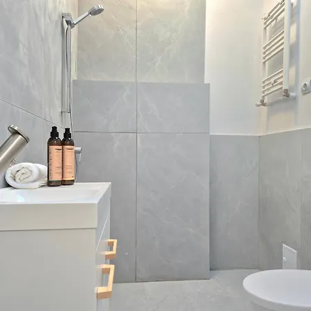 ゲストハウス Central Inn Brasov *